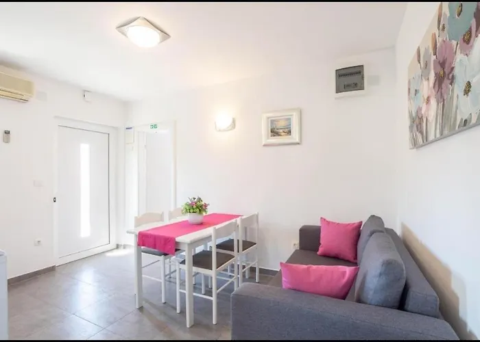 Apartment Nina