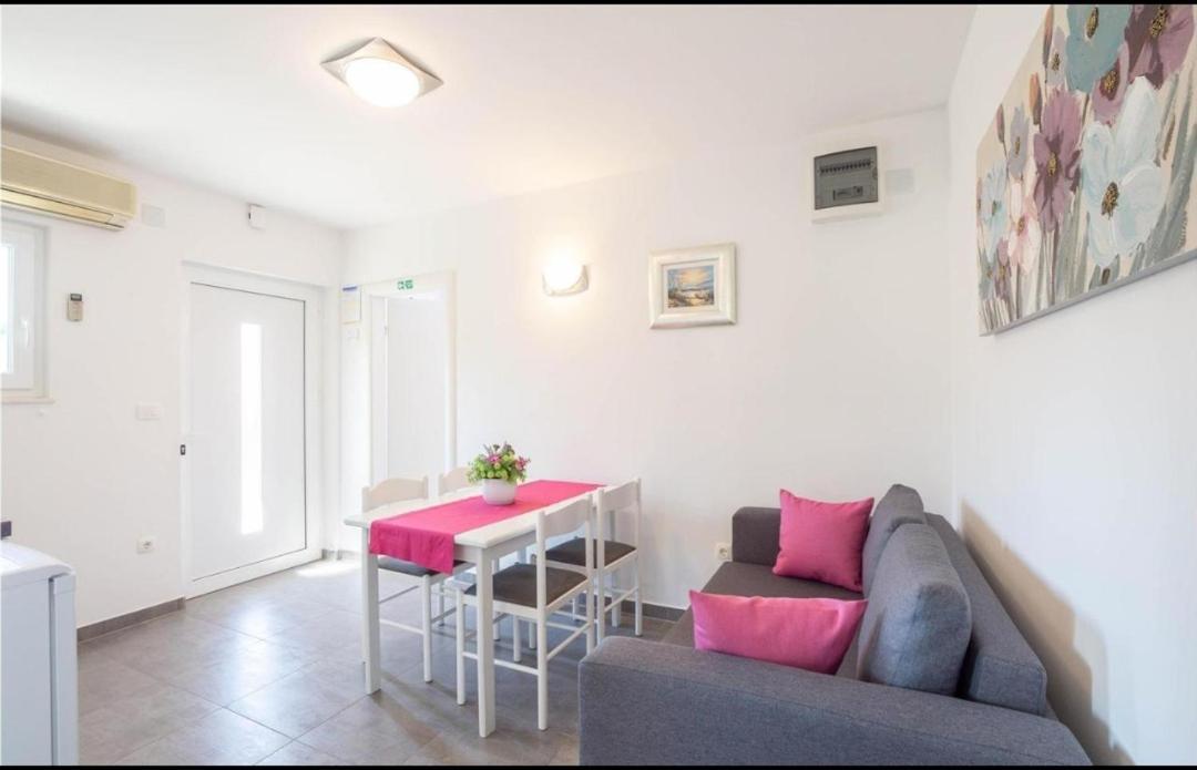 Nina Apartment Podstrana